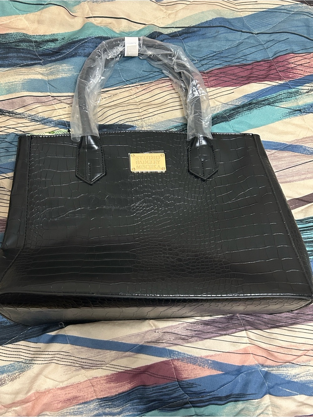 BNWT Badgley Mischka croc embossed Purse